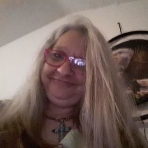Meet your Posher, Cecile